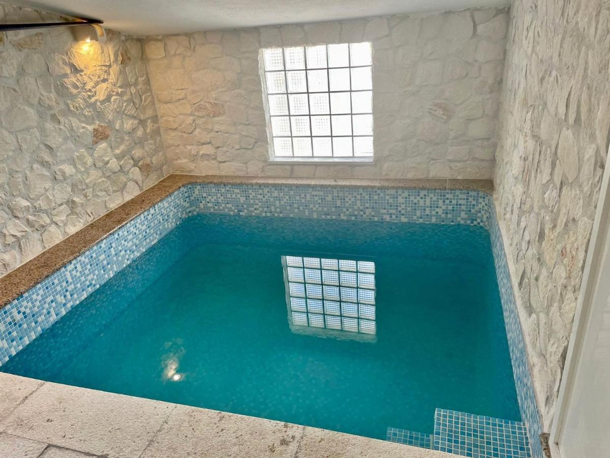 Flamingo - House With Private Pool Villa Gornji Seget Kültér fotó
